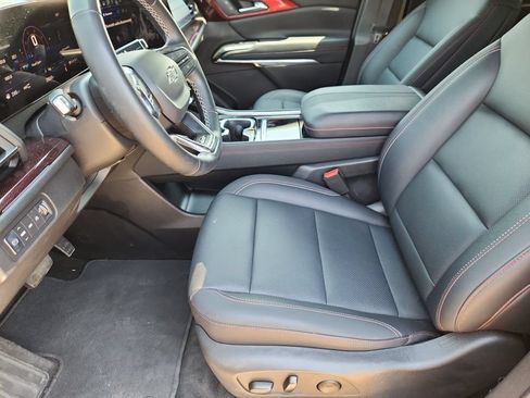 Used 2025 Chevrolet Traverse Z71 AWD/4WD image 8