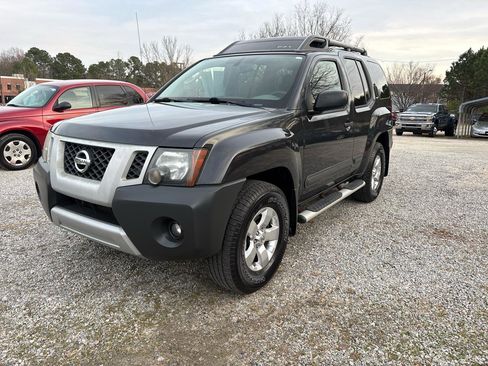 Used 2012 Nissan Xterra S w/ Value Package image 2