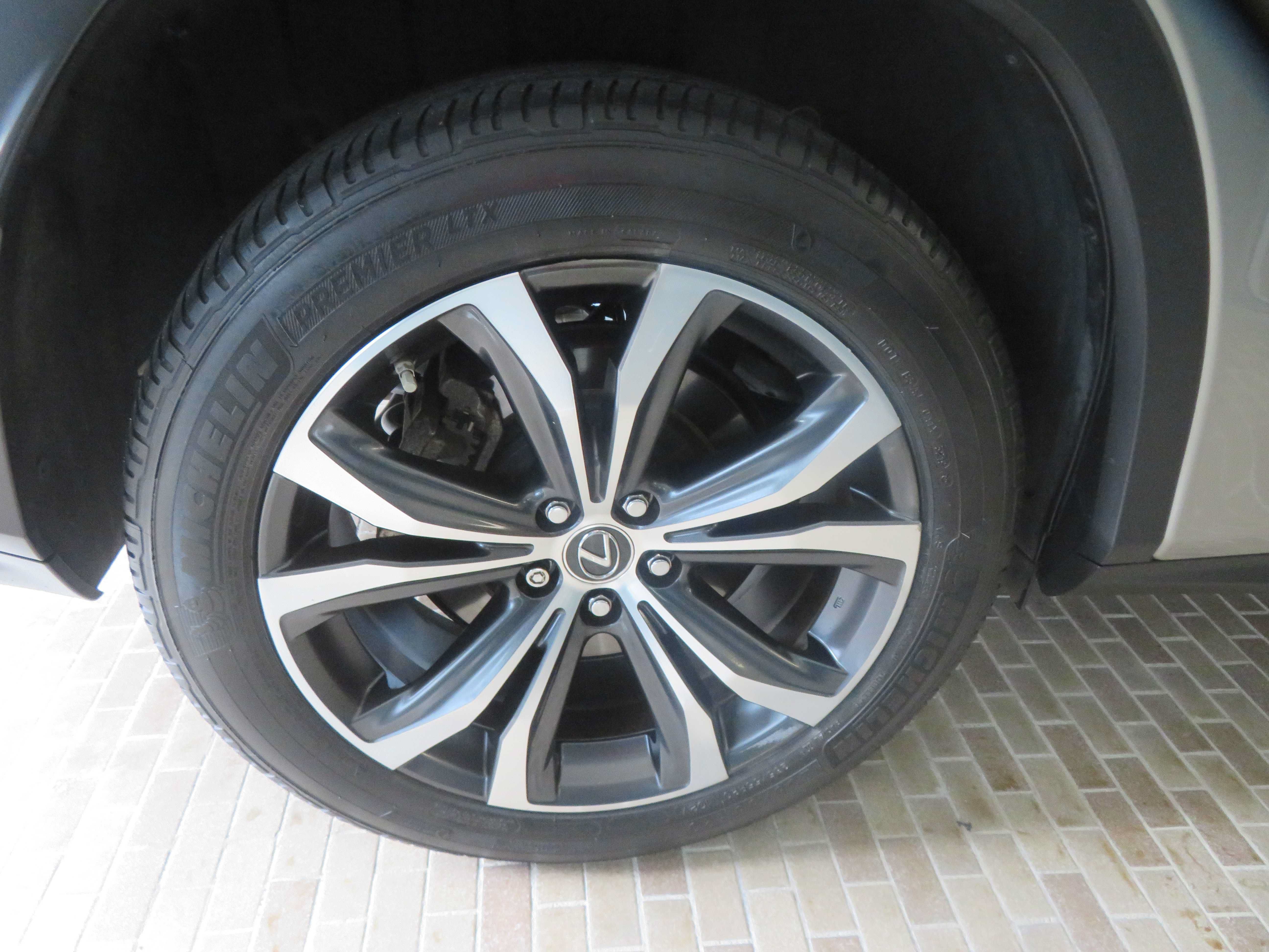 Used 2021 Lexus RX 350L FWD w/ Premium Package image 9