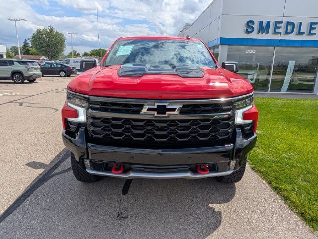 Used 2025 Chevrolet Silverado 1500 ZR2 w/ Technology Package AWD/4WD image 2