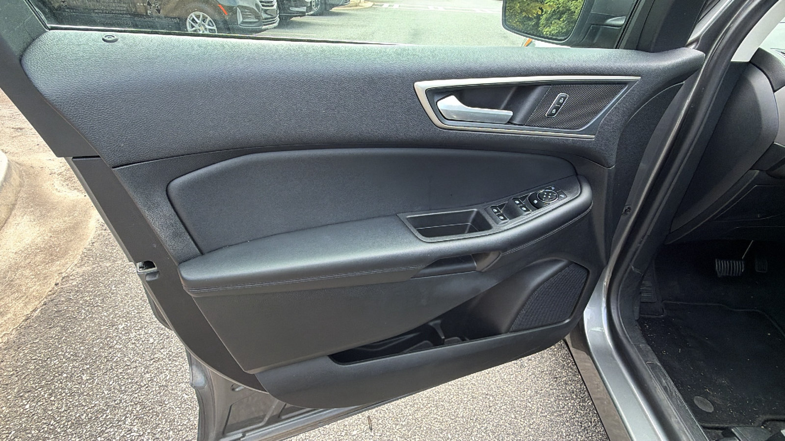 Used 2024 Ford Edge SEL AWD/4WD image 14