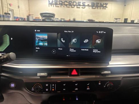 Used 2024 Kia Sorento LX image 22