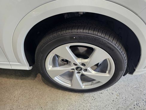 Used 2025 Audi Q5 Premium Plus AWD/4WD image 9