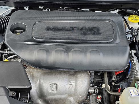 Used 2023 Jeep Cherokee Altitude Lux image 29