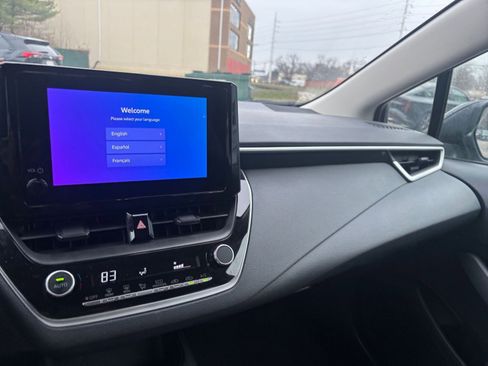 Used 2025 Toyota Corolla LE image 33