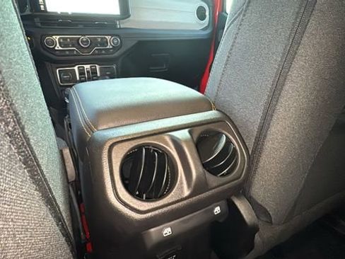 Used 2025 Jeep Wrangler Unlimited Sahara w/ Safety Group image 25