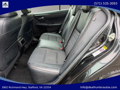 Used 2015 Toyota Camry SE FWD image 14