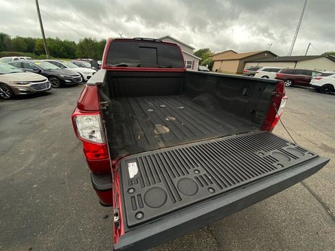 Used 2019 Nissan Titan PRO-4X image 23