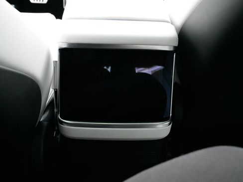 Used 2022 Tesla Model X image 36