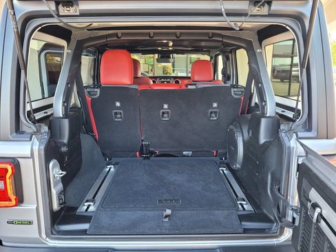 Used 2021 Jeep Wrangler Unlimited Rubicon w/ Dual Top Group AWD/4WD image 6