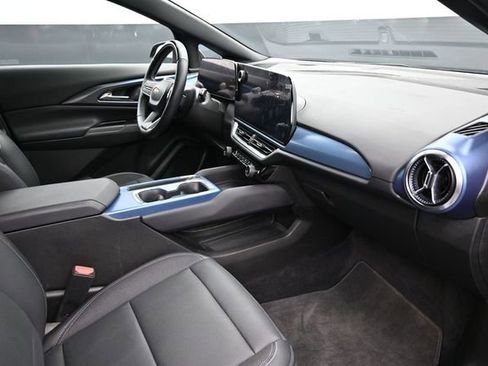 Used 2024 Chevrolet Equinox EV LT w/ Active Safety Package 3 FWD image 16