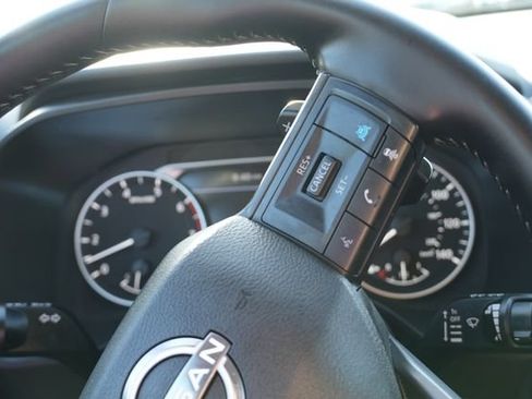Used 2025 Nissan Rogue SV AWD/4WD image 26