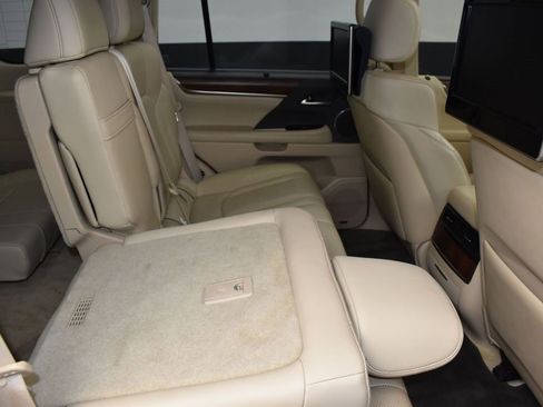 Used 2017 Lexus LX 570 4WD image 22