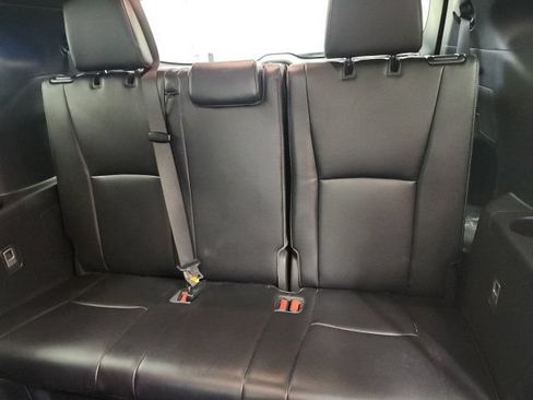 Used 2023 Toyota Highlander XSE FWD image 10