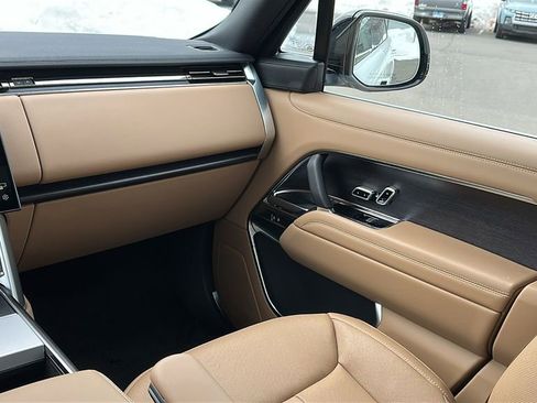 New 2026 Land Rover Range Rover Long Wheelbase SE image 23