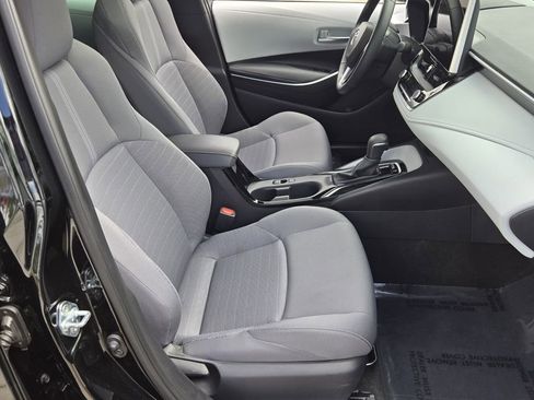 Used 2025 Toyota Corolla SE w/ SE Premium Package image 18