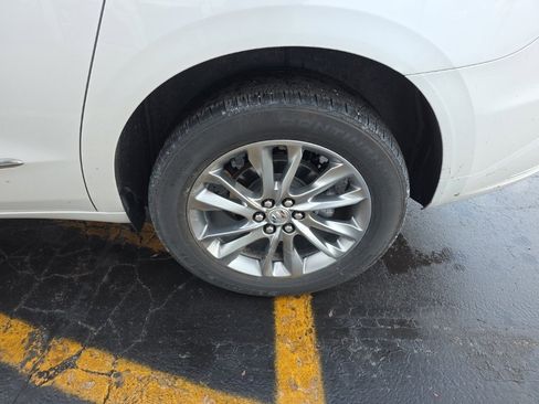 Used 2024 Buick Enclave Avenir w/ Avenir Technology Package image 12