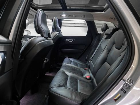 Used 2023 Volvo XC60 B5 Ultimate w/ Climate Package image 23