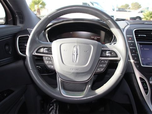 Used 2020 Lincoln Nautilus Reserve w/ Equipment Group 201A image 10