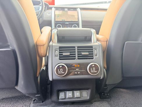 Used 2023 Land Rover Discovery HSE R-Dynamic AWD/4WD image 36