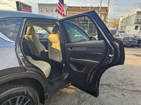 Used 2019 MAZDA CX-5 Touring image 12