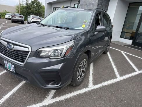 Used 2020 Subaru Forester Premium AWD/4WD image 3
