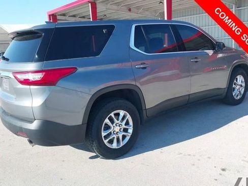 Used 2020 Chevrolet Traverse LS image 4