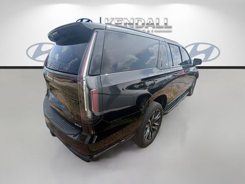 Used 2021 Cadillac Escalade ESV Sport AWD/4WD image 6