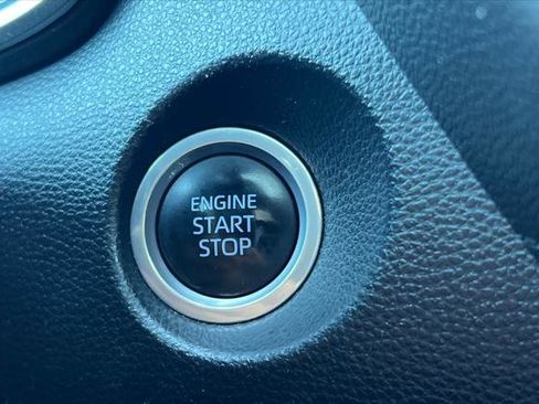 Certified 2022 Toyota Corolla Cross XLE w/ Convenience Package image 24