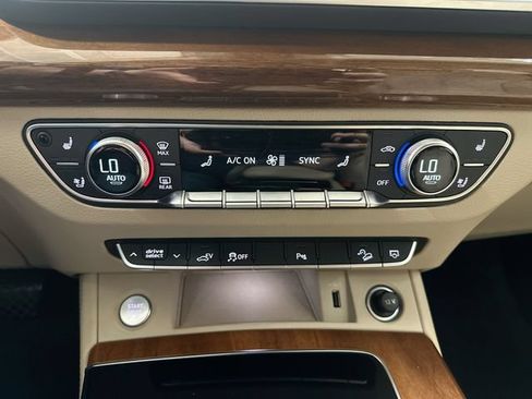 Used 2022 Audi Q5 e Premium Plus AWD/4WD image 18
