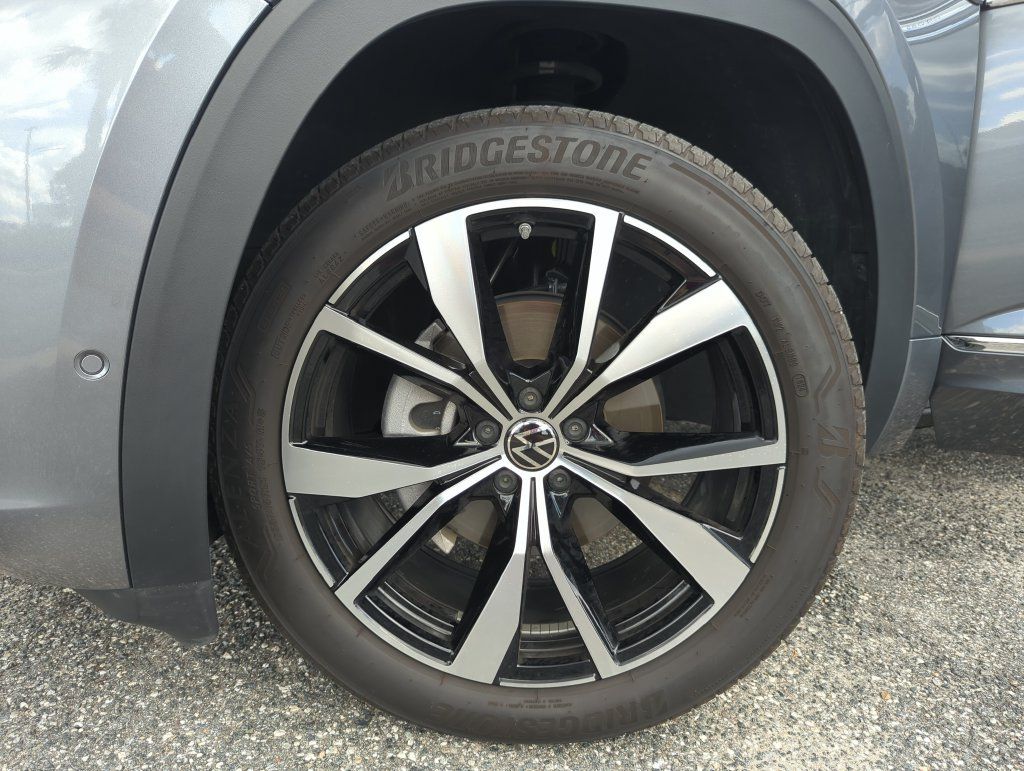 Used 2024 Volkswagen Atlas Cross Sport SEL Premium R-Line AWD/4WD image 48