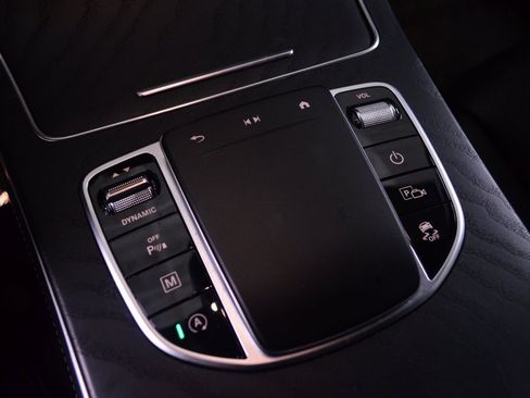 Used 2021 Mercedes-Benz GLC 300 4MATIC image 33