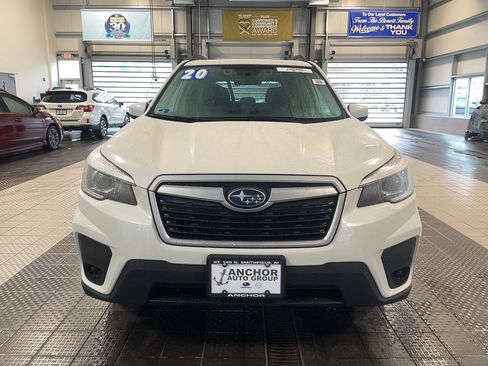 Used 2020 Subaru Forester Premium image 2