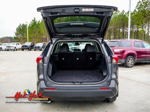 Used 2024 Toyota RAV4 XLE Premium image 10