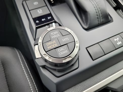 Certified 2025 Toyota Tacoma TRD Off-Road image 29