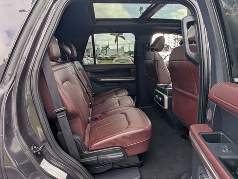 Used 2024 Ford Expedition Limited image 15