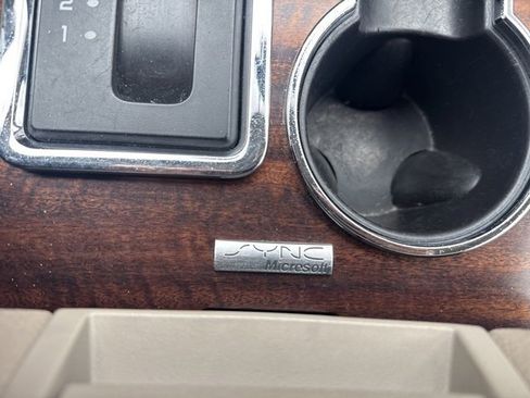 Used 2010 Ford Expedition Limited image 25