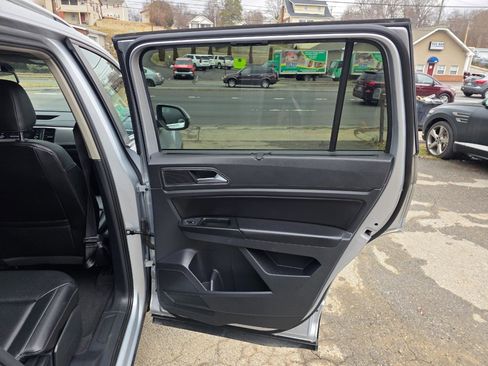 Used 2018 Volkswagen Atlas SE image 18