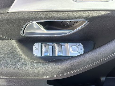 Used 2025 Mercedes-Benz GLS 450 4MATIC image 12