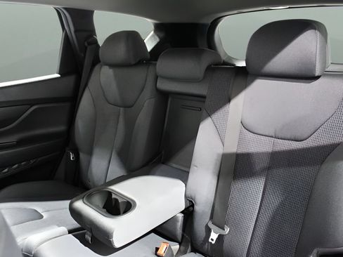 Used 2019 Hyundai Santa Fe SE FWD image 16