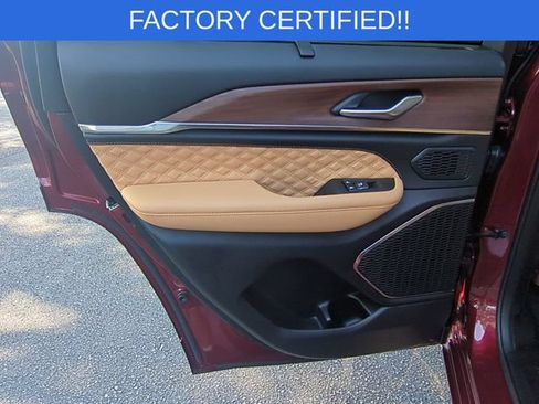 Certified 2025 Jeep Grand Cherokee Summit w/ Obsidian Package AWD/4WD image 29