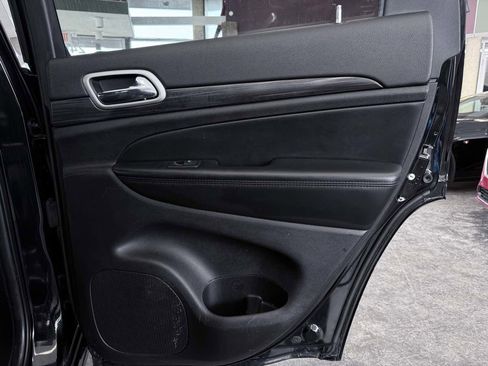 Used 2021 Jeep Grand Cherokee Laredo X image 30