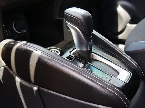Used 2018 Nissan Kicks SV FWD image 43