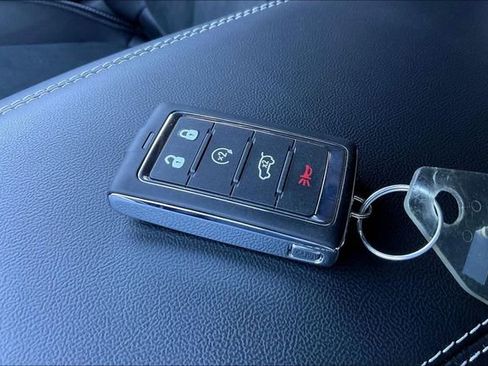 New 2026 Jeep Grand Cherokee Altitude AWD/4WD image 36
