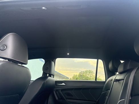 Used 2022 Volkswagen Tiguan SEL R-Line image 6