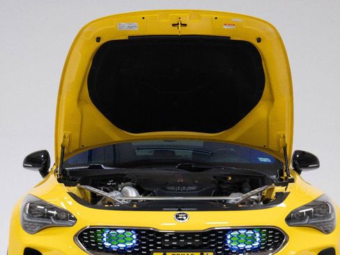 Used 2018 Kia Stinger GT2 AWD/4WD image 44