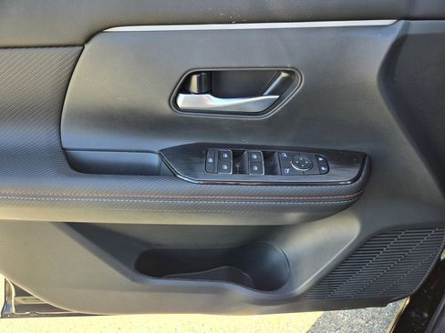 New 2026 Nissan Kicks SR w/ Cold Weather Package FWD image 13