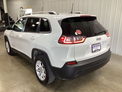 Used 2021 Jeep Cherokee Latitude FWD image 4