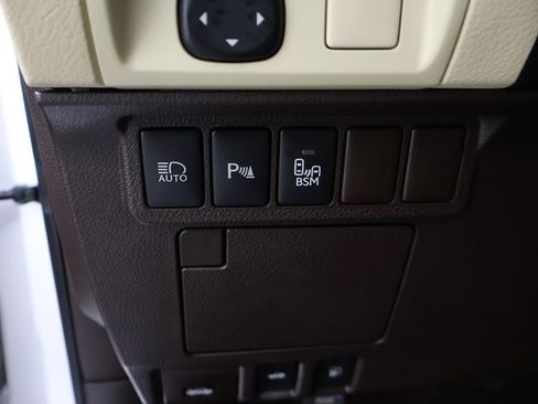 Used 2018 Lexus ES 350 w/ Ultra Luxury Package image 39