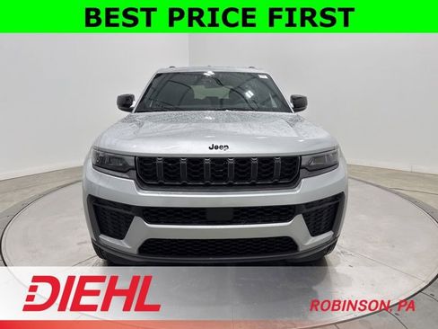 New 2026 Jeep Grand Cherokee Altitude AWD/4WD image 2